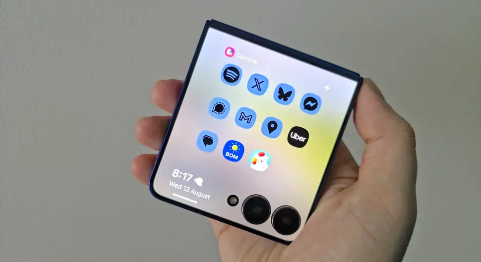 Samsung Galaxy Z Flip Katlanabilir Telefon