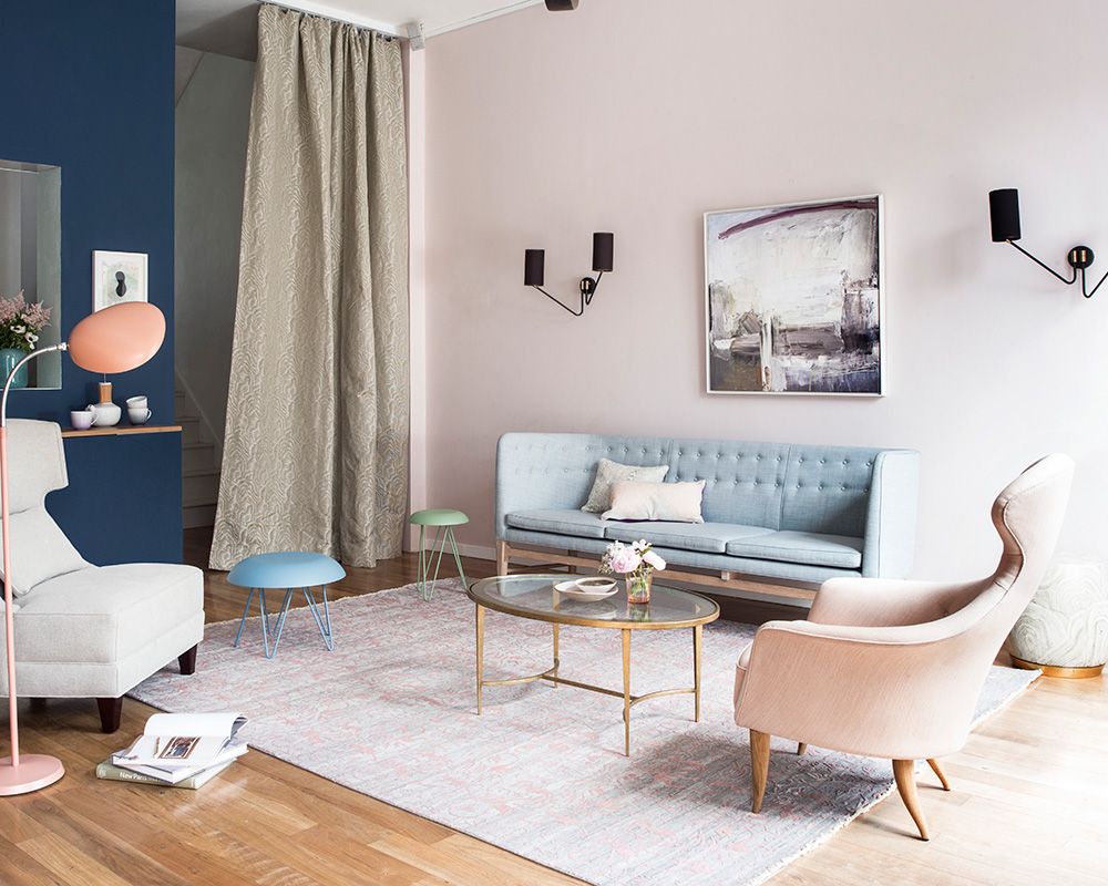 Living room paint ideas: pale pink and blue living room