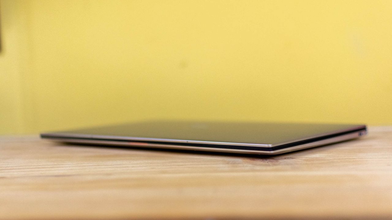 Dell XPS 13 9310 (2020) closed