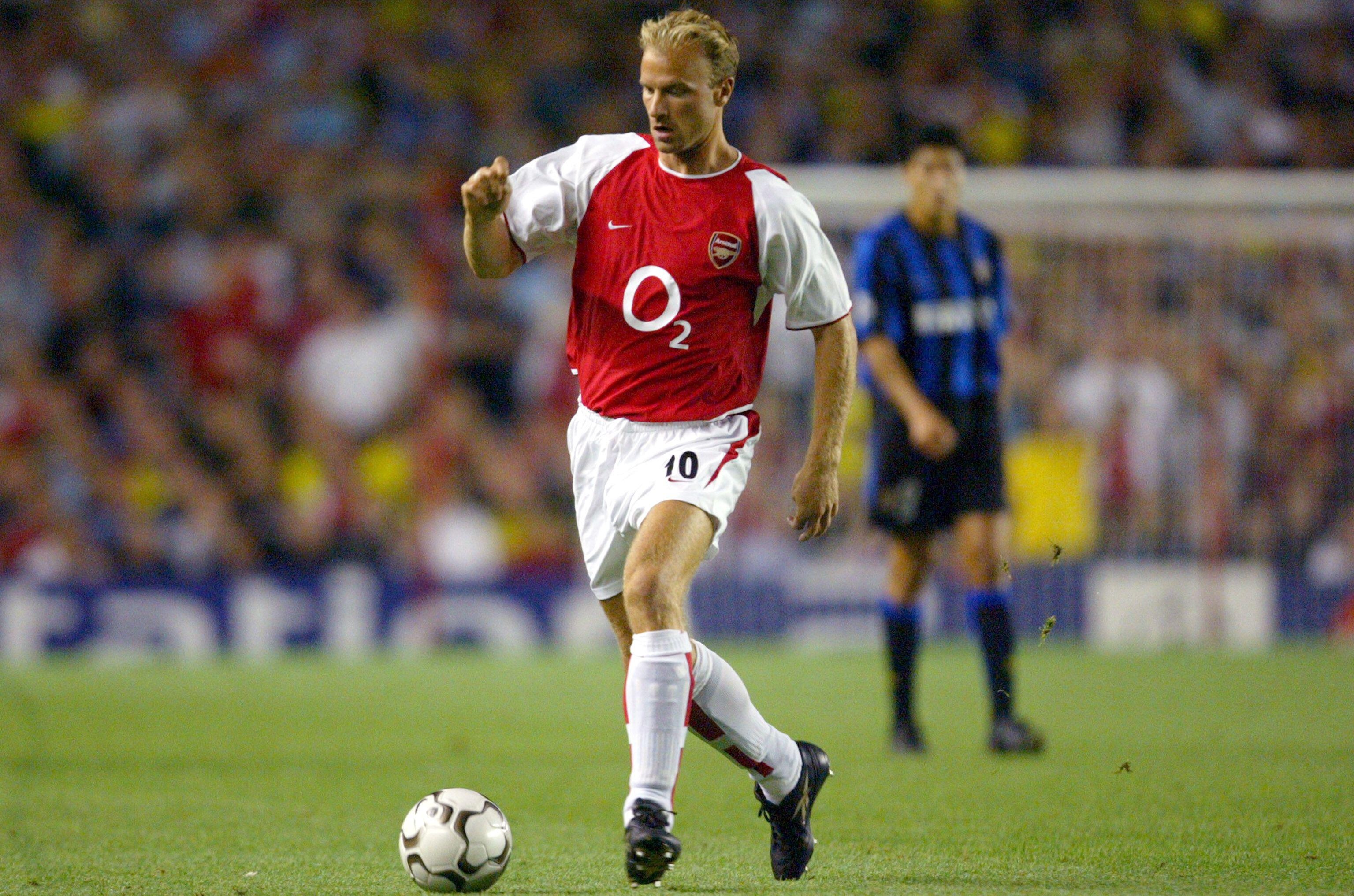 Dennis Bergkamp playing for Arsenal against Inter in the Champions League at the San Siro, 2003