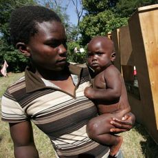 zimbabwe woman with baby