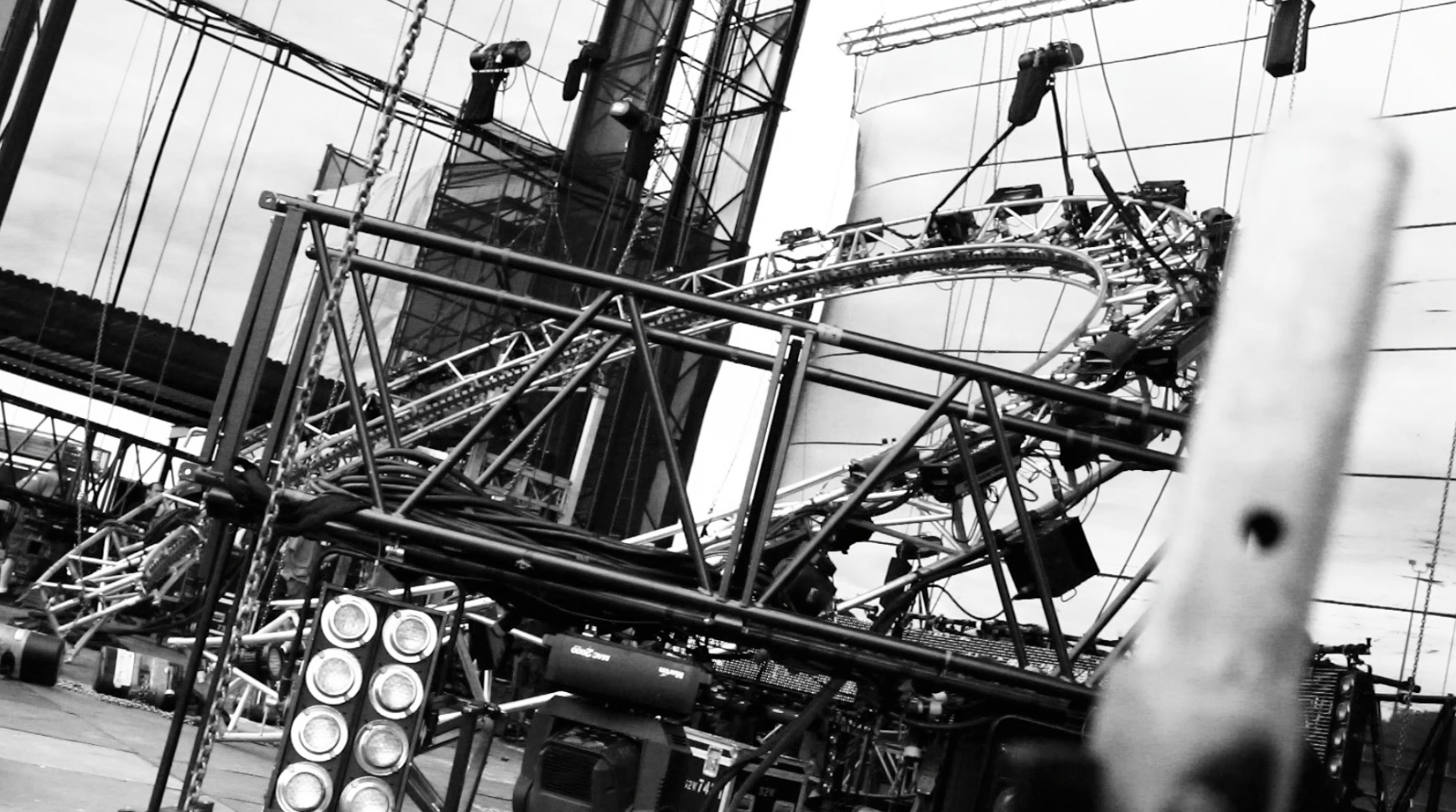 In Pictures: Tommy Lee's drum rollercoaster