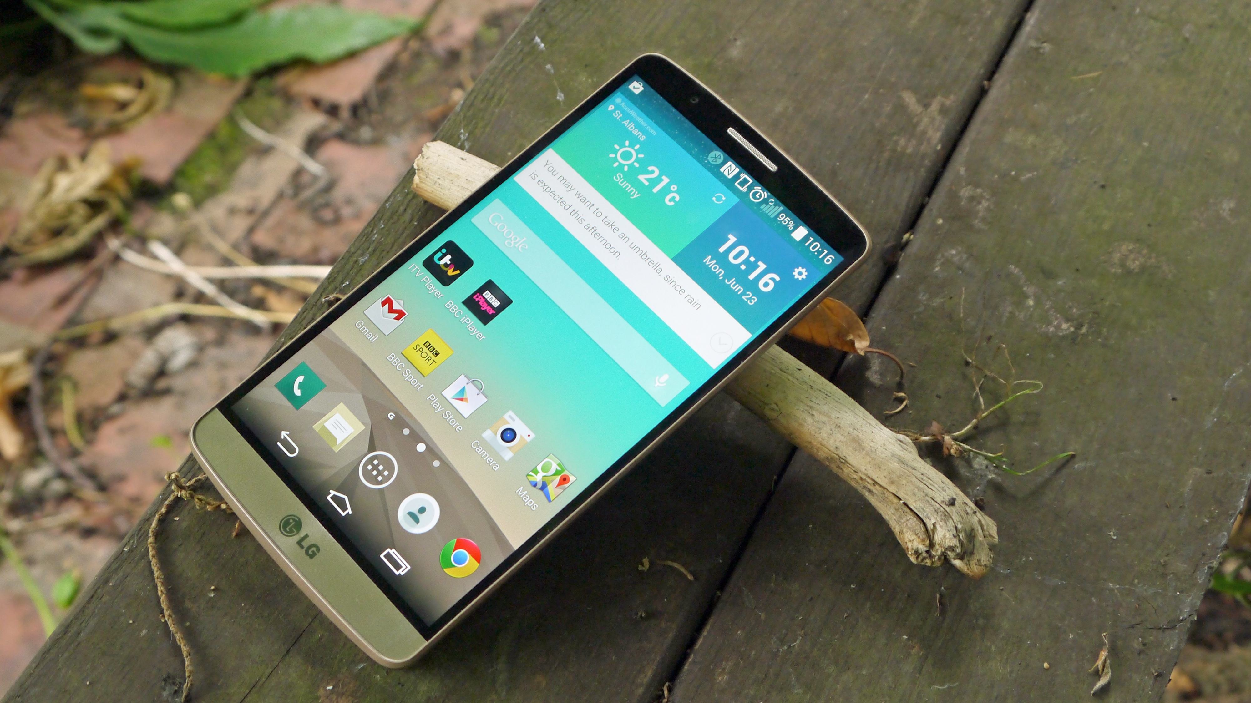 LG G3 Review: Ultra-thin Bezels And A Quad HD Display Brings A New King