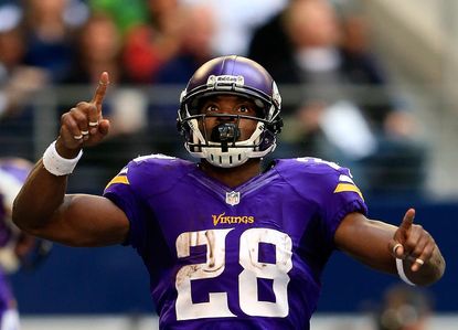 Players Association sues NFL over Adrian Peterson suspension