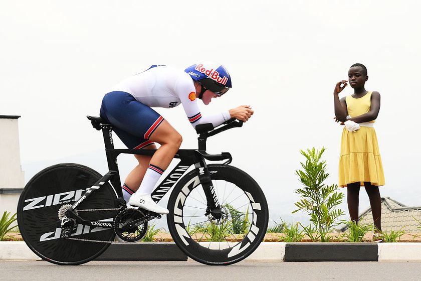 KIGALI, RWANDA - SEPTEMBER 22: Zoe Backstedt of Great Britain competes during the 98th UCI Cycling World Championships Kigali 2025 - Women Under 23 Individual Time Trial a 22.6km race from Kigali to Kigali on September 22, 2025 in Kigali, Rwanda. (Photo by David Ramos/Getty Images)