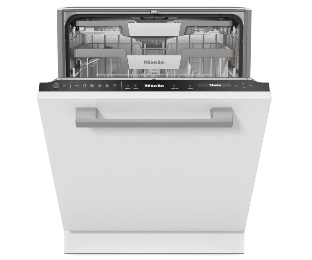 Miele G 7650 SCVi AutoDos Obsidian Black large product cut out on white background