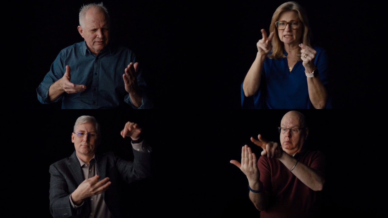 ドキュメンタリー『Deaf President Now!』の中で、ジェリー・コベル、ティム・ラルス、グレッグ・フリボク、ブリジッタ・ボーン＝ファールは、1988年の抗議活動のきっかけとなったギャローデット大学の聴覚学長の選出を発表するチラシを読んだことを回想している。