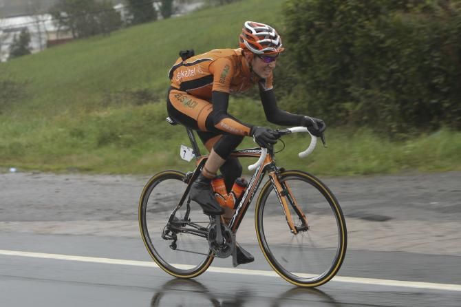 Last year's winner Samuel Sanchez (Euskaltel-Euskadi) tried to limit his losses