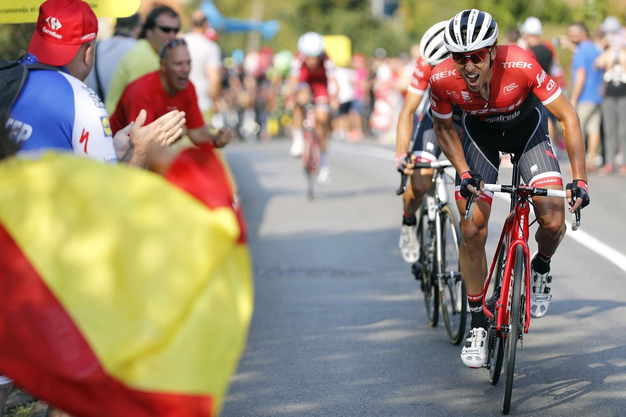 Koen de Kort (Trek-Segafredo) launches Contador on stage 19