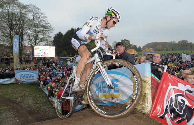 Niels Albert powers over the hill in Hamme Zogge