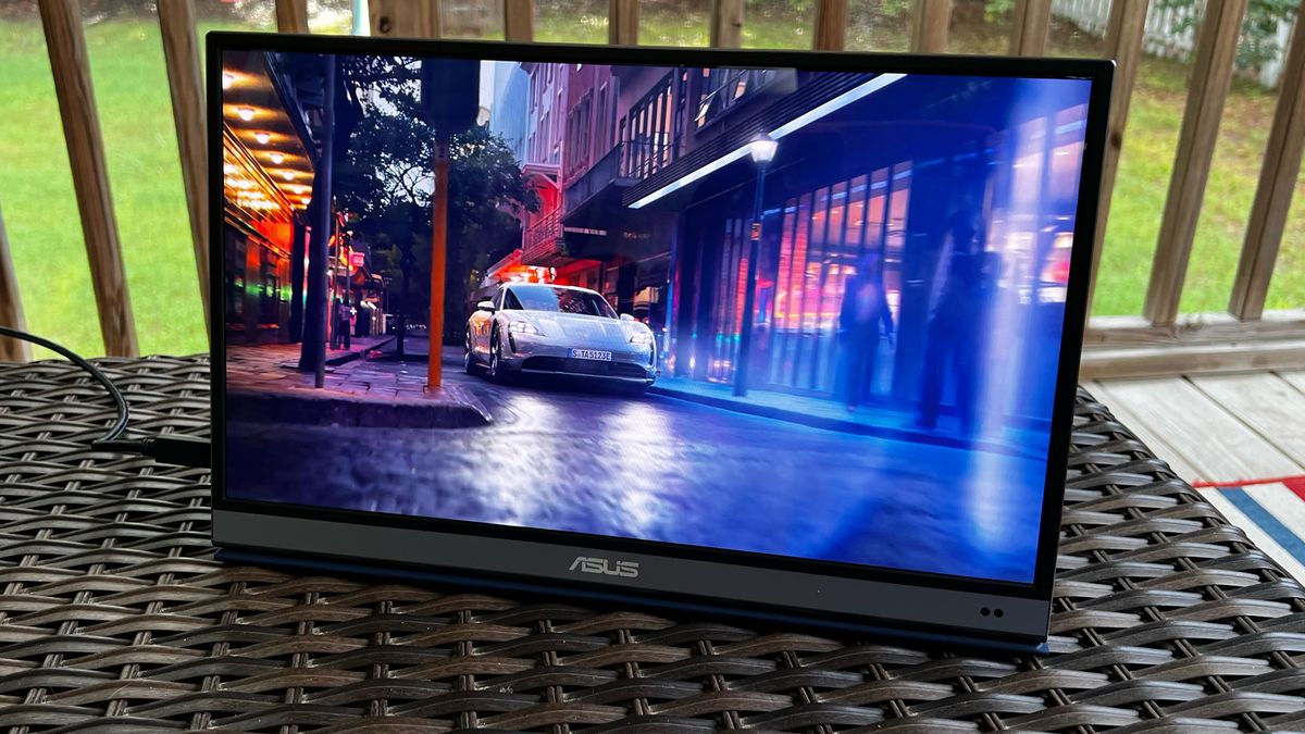 asus-zenscreen-oled-mq16ah-portable-monitor-review-great-color-high-price