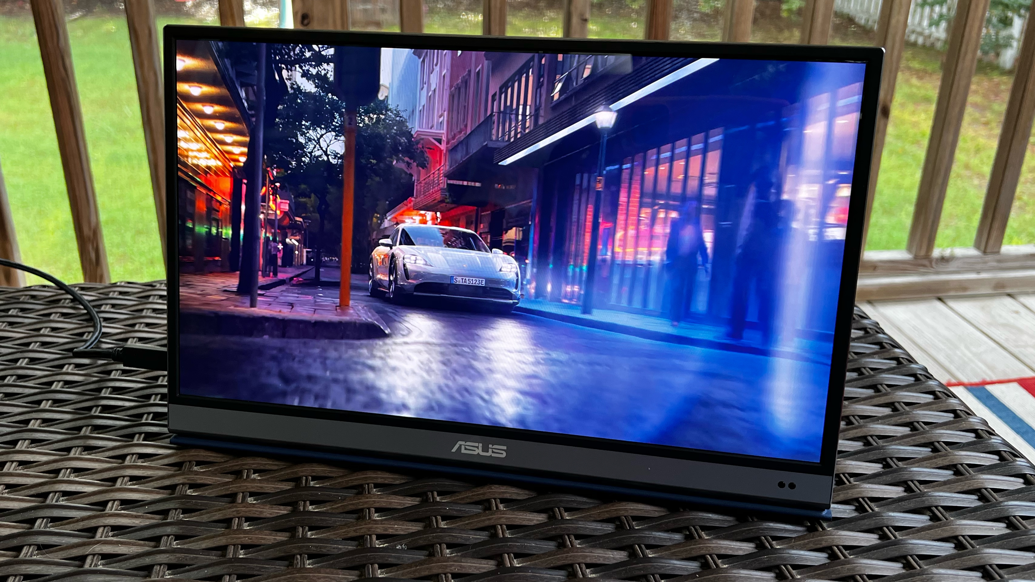 Portable OLED display ASUS ZenScreen in review: Excellent picture quality  and color space coverage -  Reviews