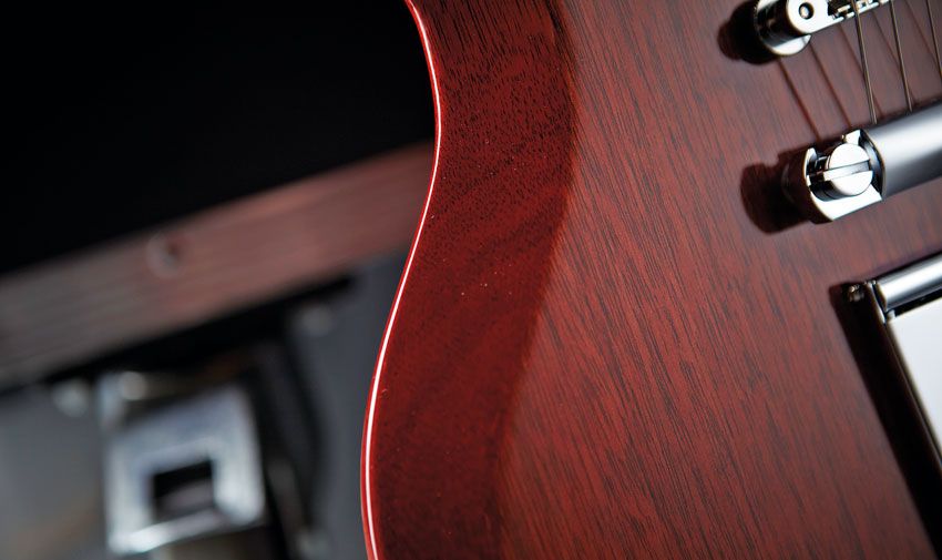The Trucks SG has some irregular body contouring that leaves the body edge just few milimetres thick on the top side