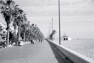 beach promenade in Valencia shot on Kentmere Pan 400 35mm film