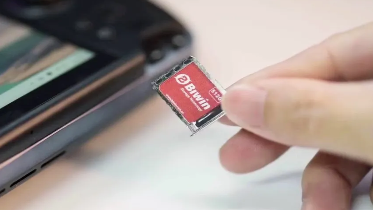 China’s tiniest SSD can sit on your index finger, yet holds terabytes and performs faster than almost every MicroSD or SD card available