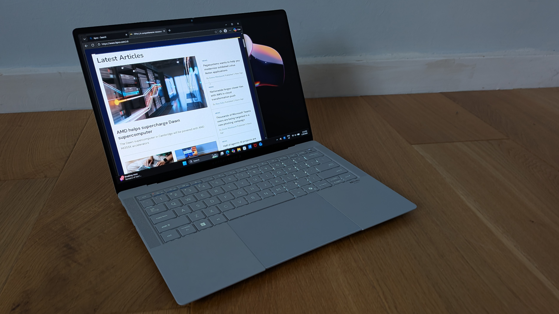 The Asus ExpertBook Ultra on a desk