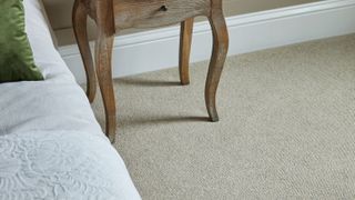 beige bedroom carpet