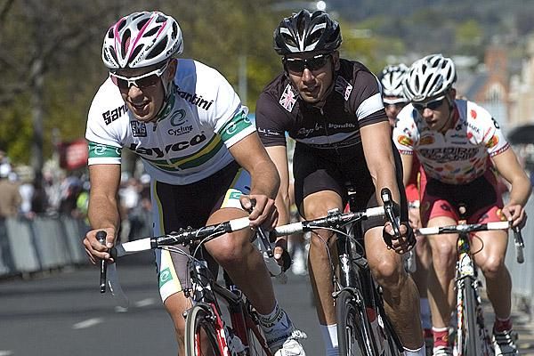 Richie Porte (Jayco National Team) fresh from signing with the Saxo Bank team leads Darren Lapthorne (Rapha Condor) around the streets of Ballarat.
