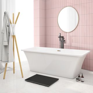 Freestanding bath