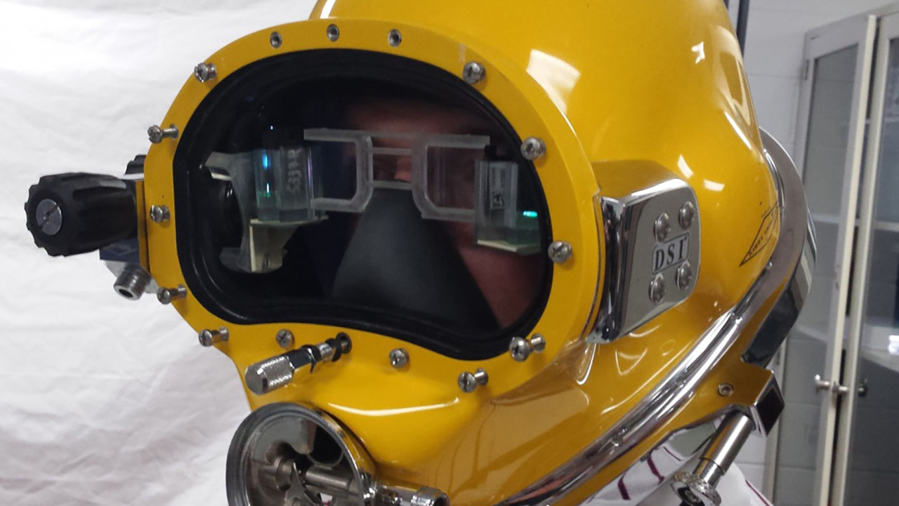 Navy HUD dive helmet