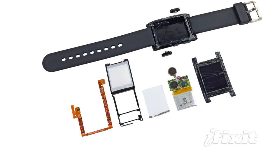 Pebble watch gets teardown treatment, should last you six years