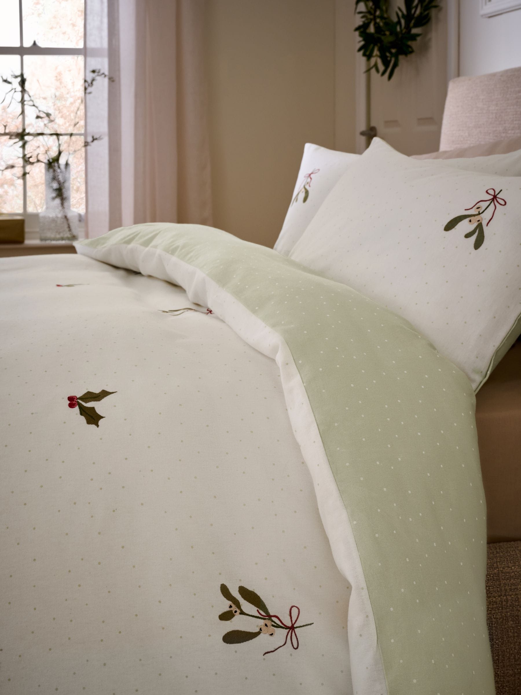 Green Foliage Supersoft 100% Brushed Cotton Christmas Embroidery Duvet Cover and Pillowcase Set