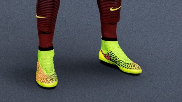 Nike Magista