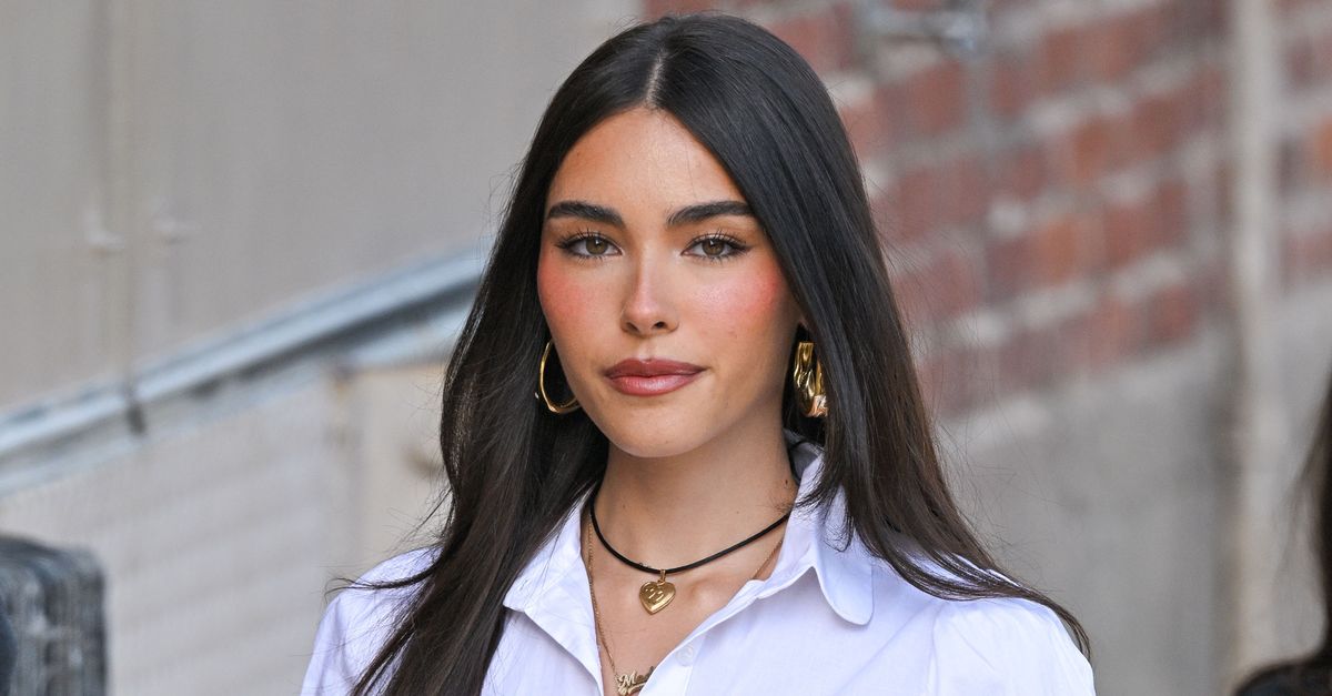 Madison Beer portait une tenue tendance en jeans et chaussures plates au concert de Sabrina Carpenter