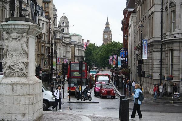 Red bus, black cabs, Big Ben?