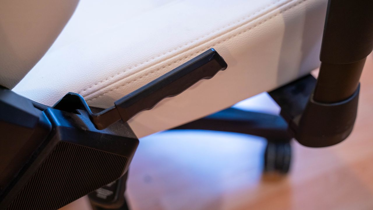 AndaSeat Phantom 3 in my living room