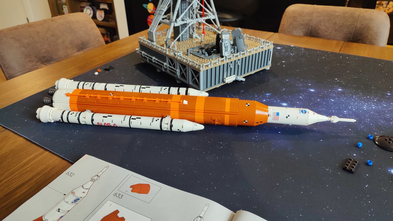 Lego NASA Artemis Space Launch System