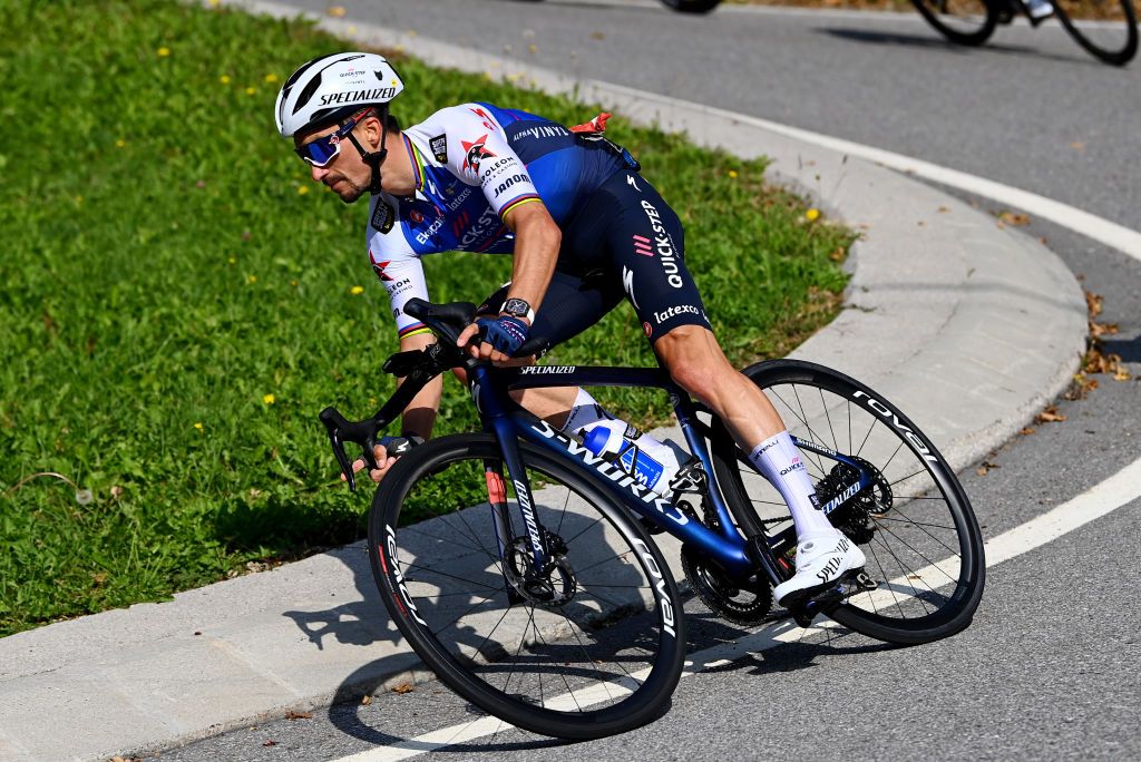 CW LIVE: Julian Alaphilippe responds to Lefevere criticism; stunning ...