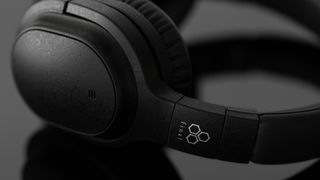 Final UX3000 noise cancelling headphones