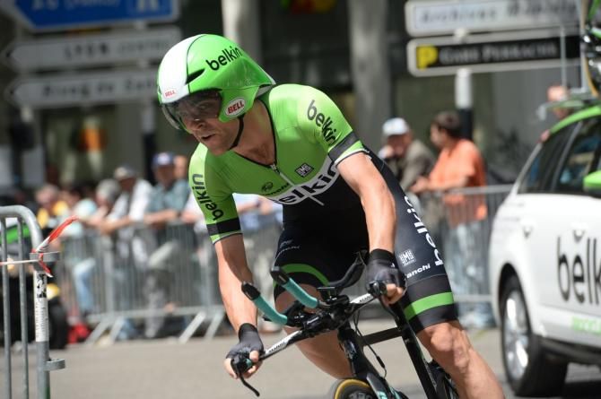 Jack Bobridge (Belkin) takes a corner at speed