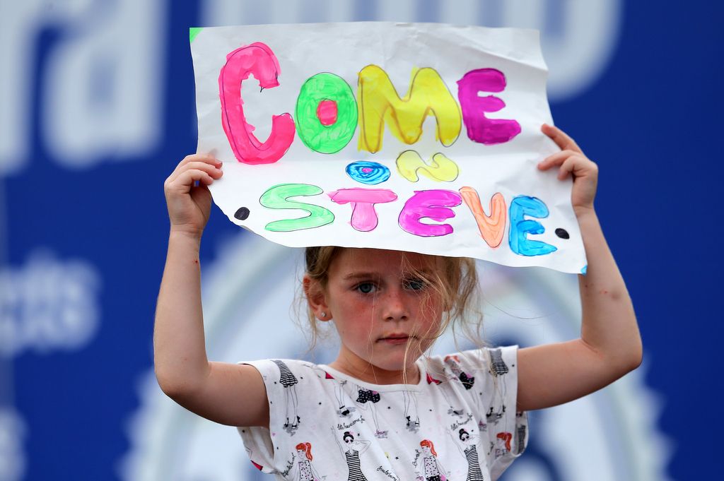 A young fan with a message for Steve Cummings