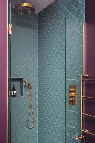 how to use bold color in the bathroom with green tiles in the gold shower