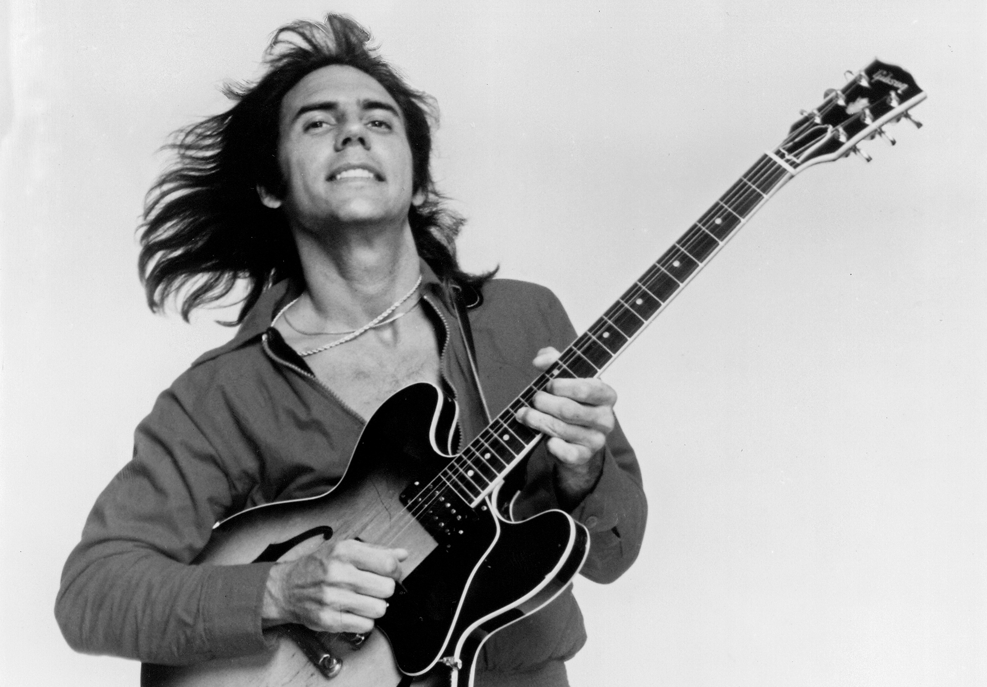 UNSPECIFIED - CIRCA 1970: Photo of Larry Carlton