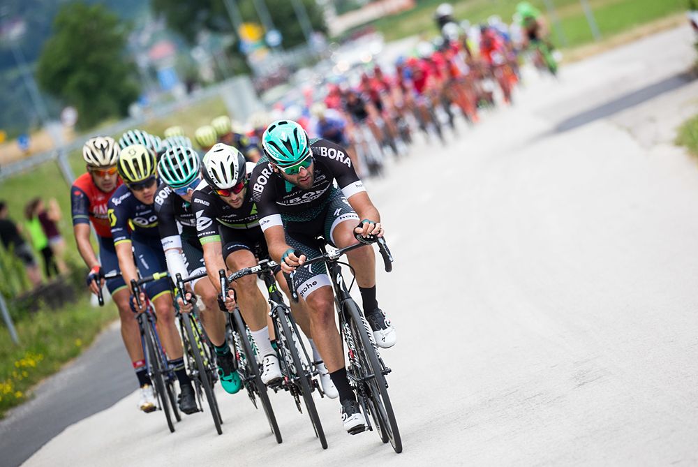 Bora-Hansgrohe leads the peloton