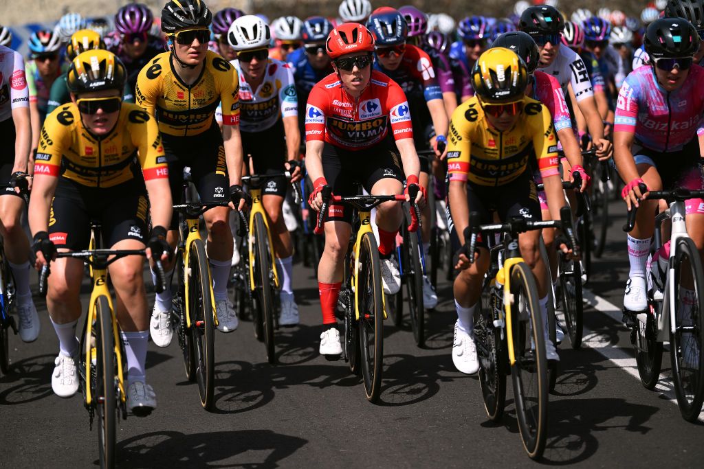 PILAR DE LA HORADADA SPAIN MAY 02 Anna Henderson of United Kingdom and Team JumboVisma Red Leader Jersey competes during the 9th La Vuelta Femenina 2023 Stage 2 a 1058km stage from Orihuela to Pilar de la Horadada UCIWWT on May 02 2023 in Pilar de la Horadada Spain Photo by Dario BelingheriGetty Images