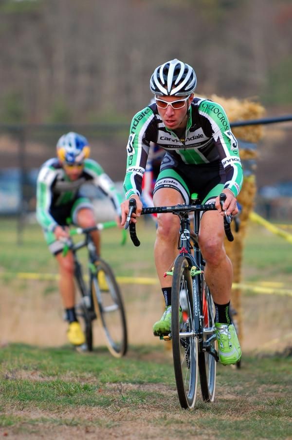 Jeremy Powers leads his Cannondale-Cyclocrossworld.com teammate Tim Johnson