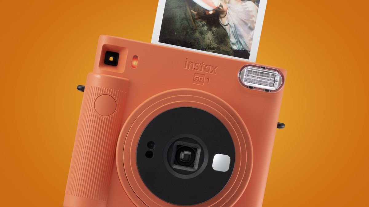 Fujifilm Instax SQ1 is an affordable instant camera for