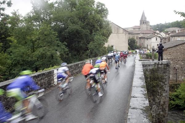The Tour peloton makes its way from Blaye-les-Mines to Lavaur in stage 11.