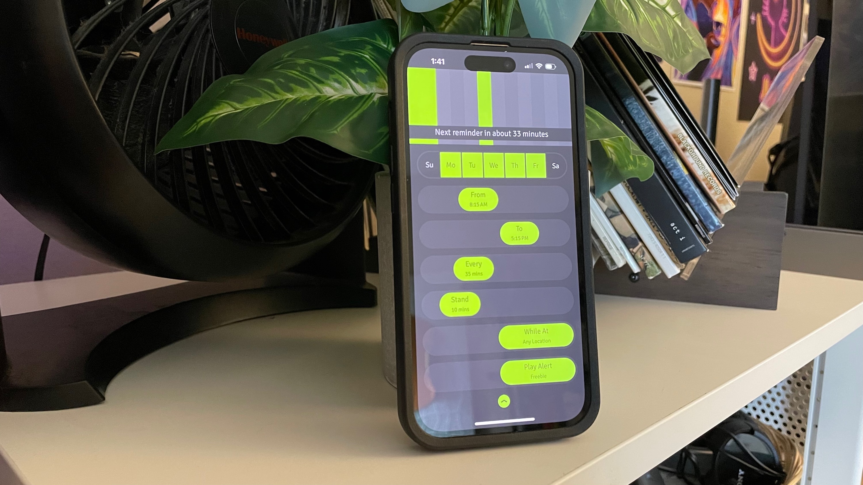 The Stand Up! app for iOS, showing custom settings for when to stand up at custom lengths and frequencies.