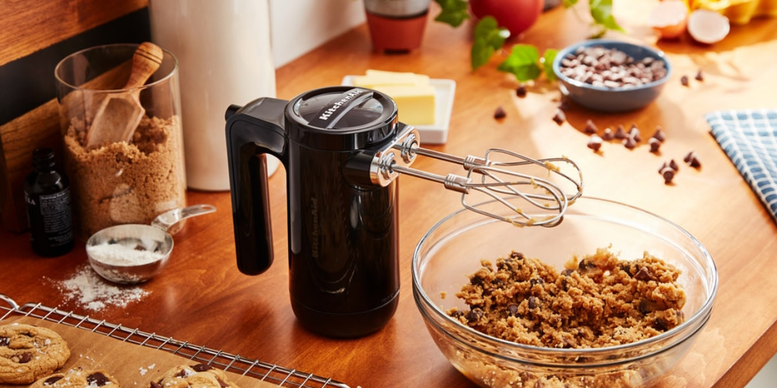 KitchenAid Cordless 7-Speed Hand Mixer w/FlexEdge Beaters ,Almond Cream