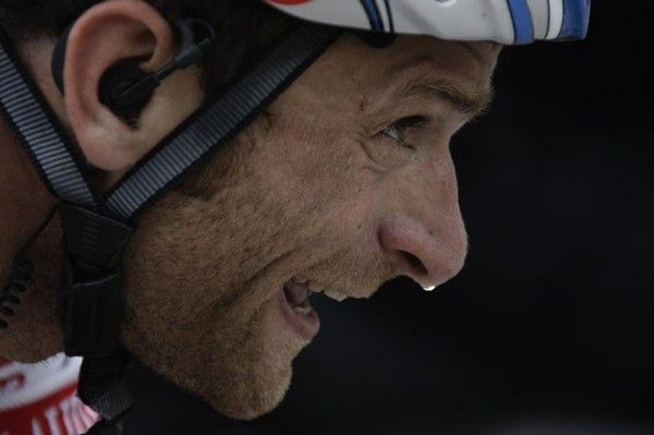Michele Scarponi (Diquigiovanni) shows the effort of a day-long break.