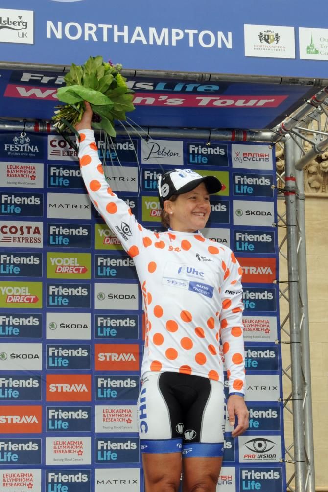 Sharon Laws wins the mountains jersey
