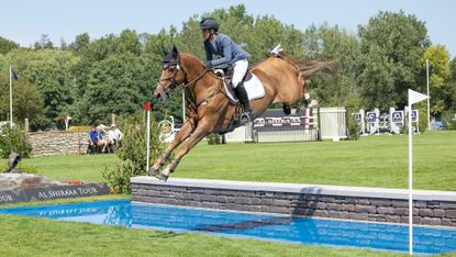 Holly Smith and Fruselli clear the water