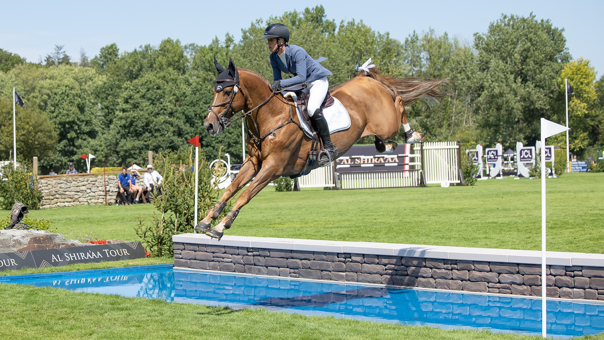 Holly Smith and Fruselli clear the water