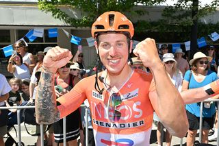 As it happened: Australian sprinter fastest in chaotic finish to win stage 3 at Tour Down Under