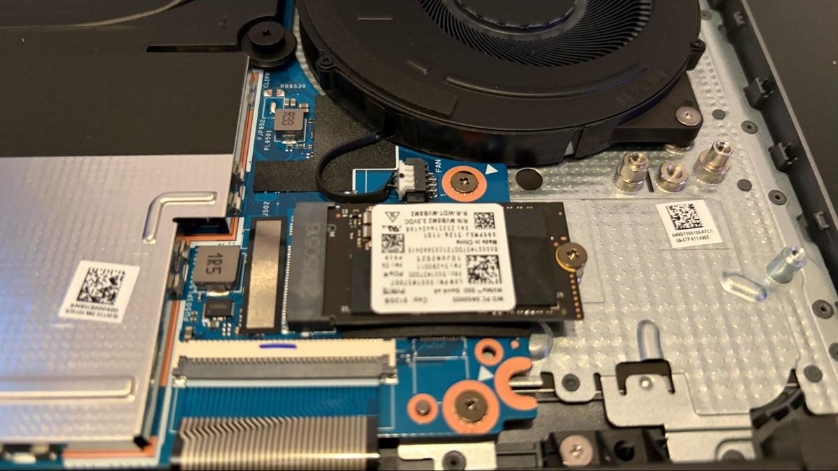 Lenovo Legion LOQ 15 (2025)